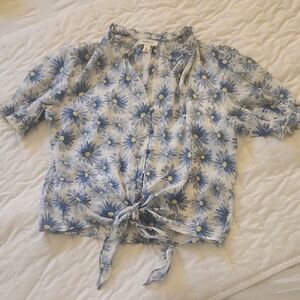 Chic Floral Tie-Front Blouse - Blue and White